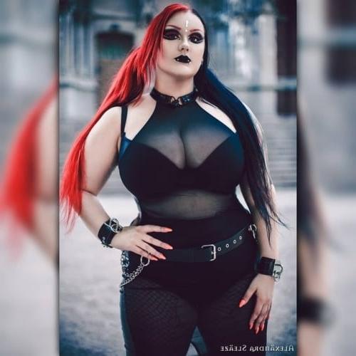 15P Finnish goth BBW Valerie Venom