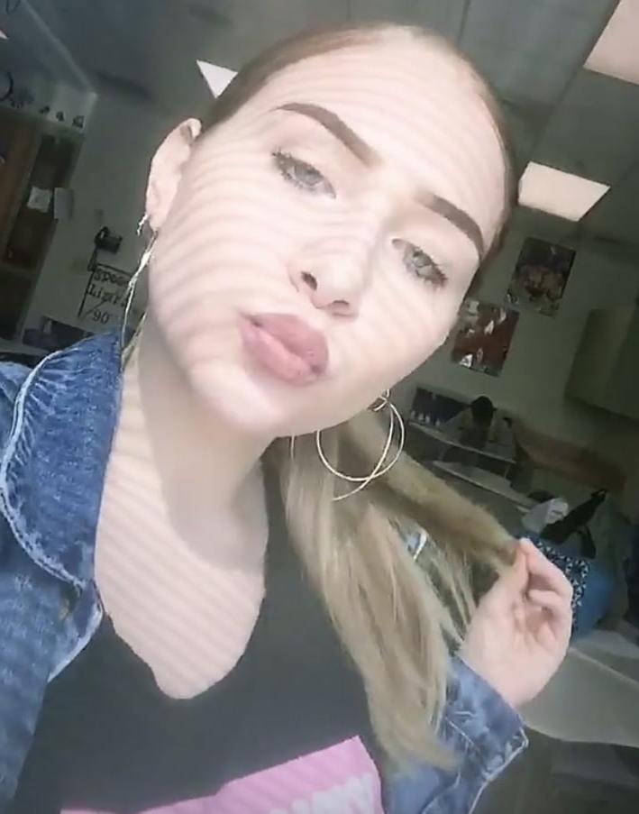 25P Slutty White Girl! (Comment What you would do to her)