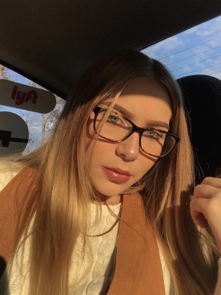 25P Slutty White Girl! (Comment What you would do to her)