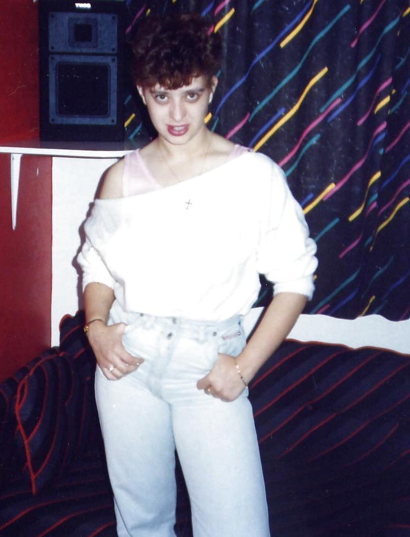 25P Old School Brunette Wives