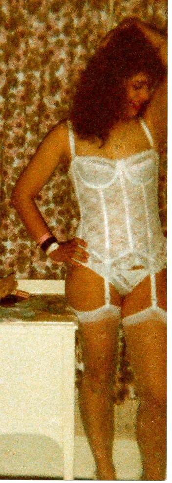 25P Old School Brunette Wives