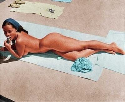 25P 0851 Nude Beach