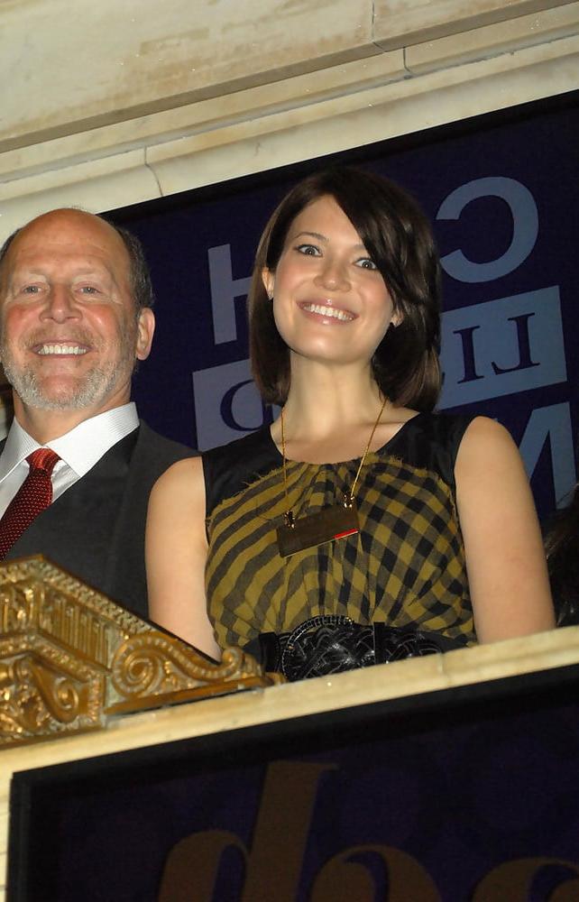 11P Mandy Moore - COACH Rings the NYSE Opening Bell (12 Dec 2008