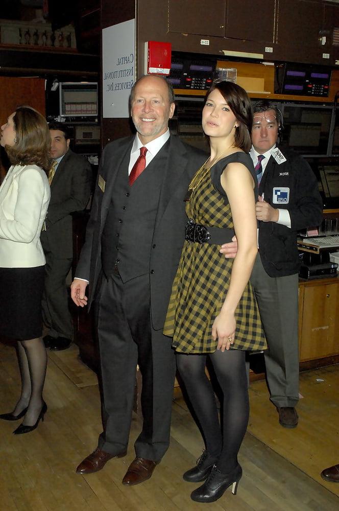 11P Mandy Moore - COACH Rings the NYSE Opening Bell (12 Dec 2008