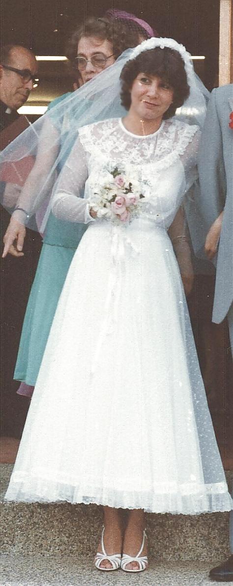 9P Slut wife wedding pics