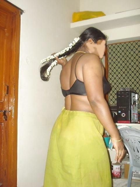 24P Tamil Aunty Nude Night Shoot