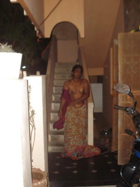 24P Tamil Aunty Nude Night Shoot