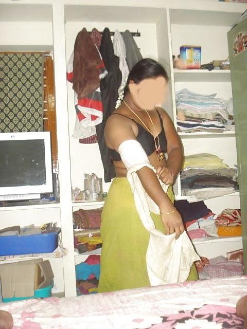 24P Tamil Aunty Nude Night Shoot