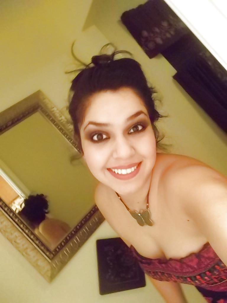 16P Hot latin Wife From AdultPicShare.com