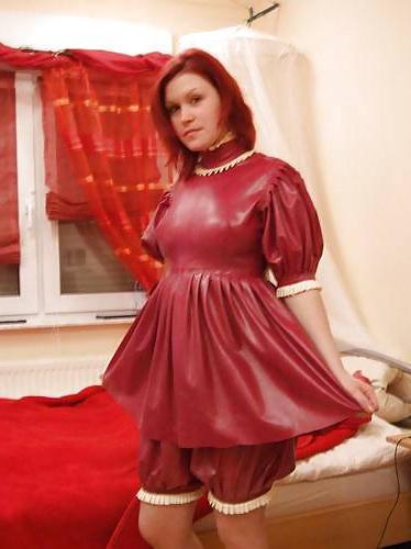 19P Latex Girl
