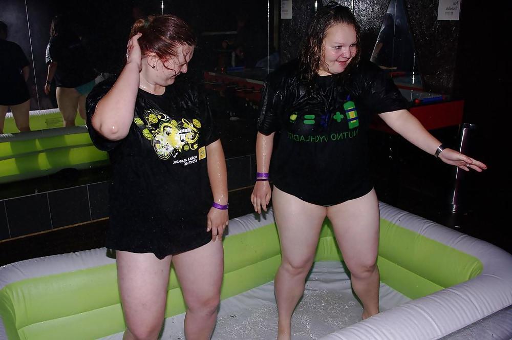 25P Fatties At The Strip Club