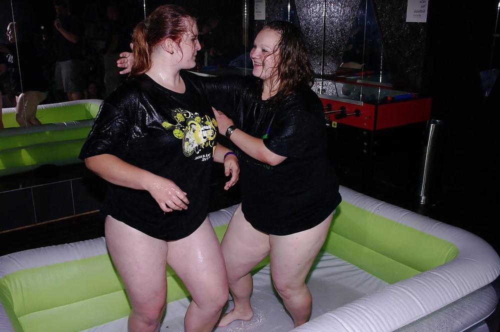 25P Fatties At The Strip Club