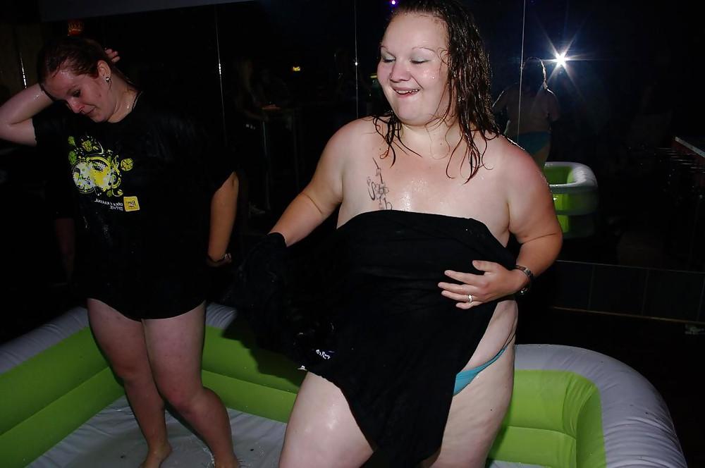 25P Fatties At The Strip Club