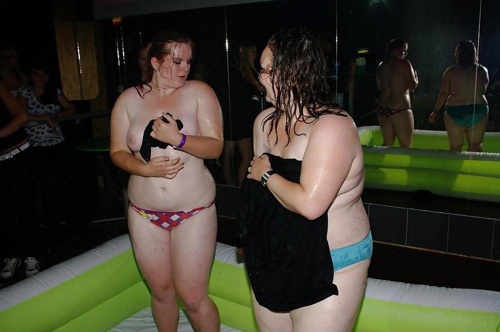 25P Fatties At The Strip Club