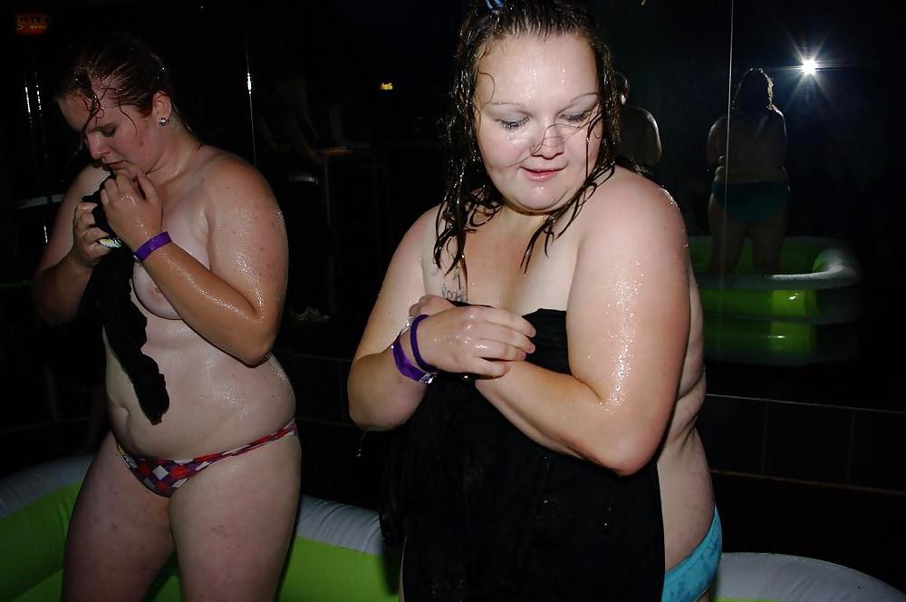 25P Fatties At The Strip Club