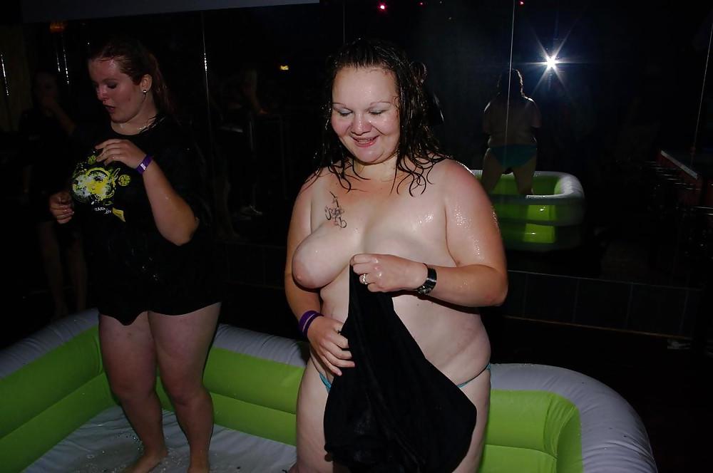 25P Fatties At The Strip Club