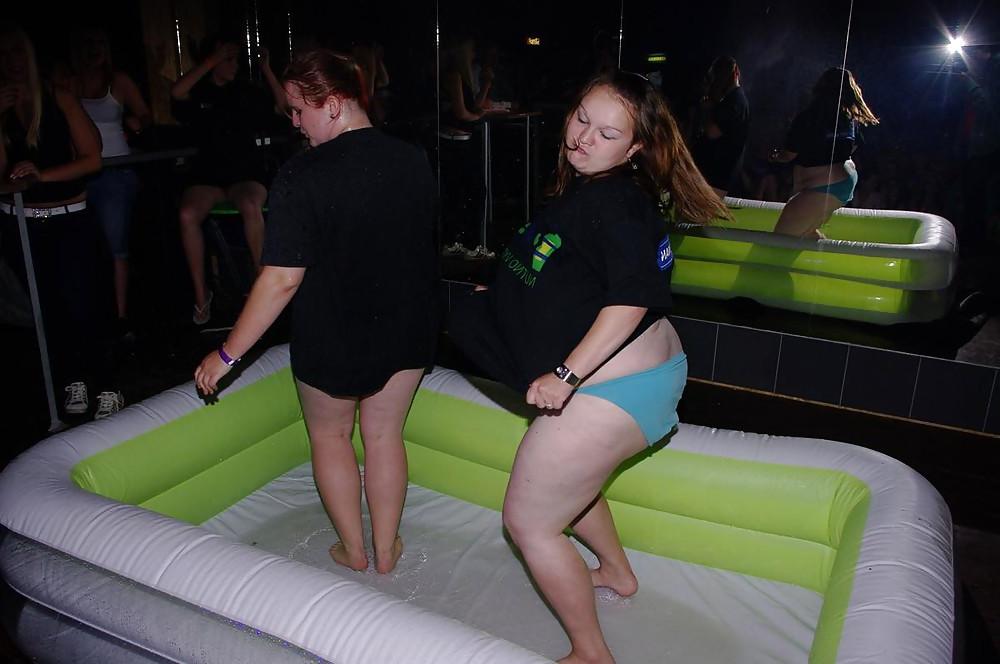 25P Fatties At The Strip Club