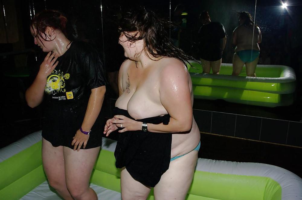 25P Fatties At The Strip Club