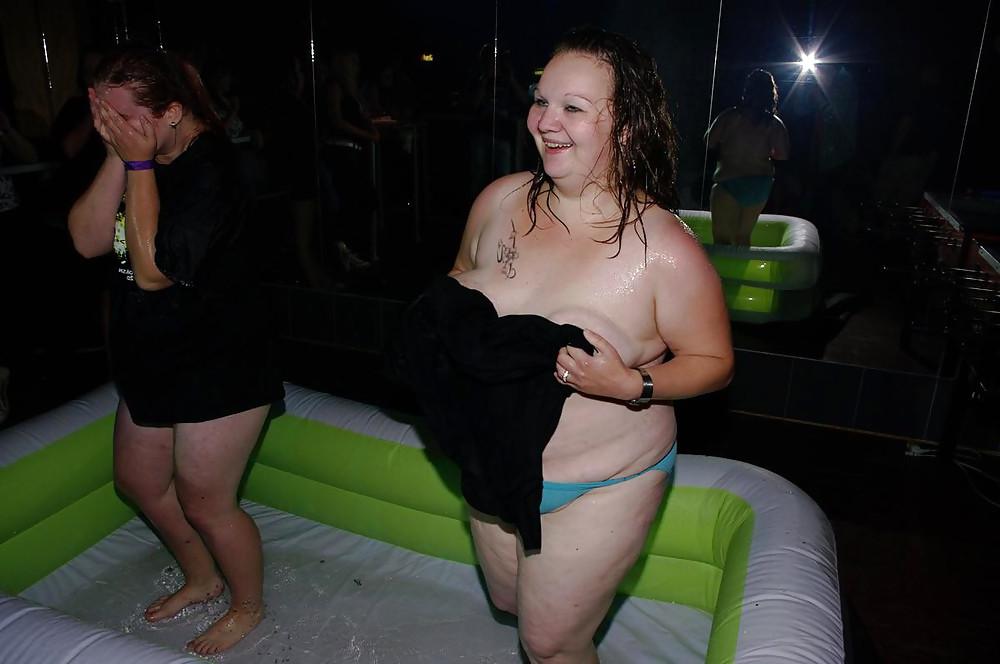 25P Fatties At The Strip Club