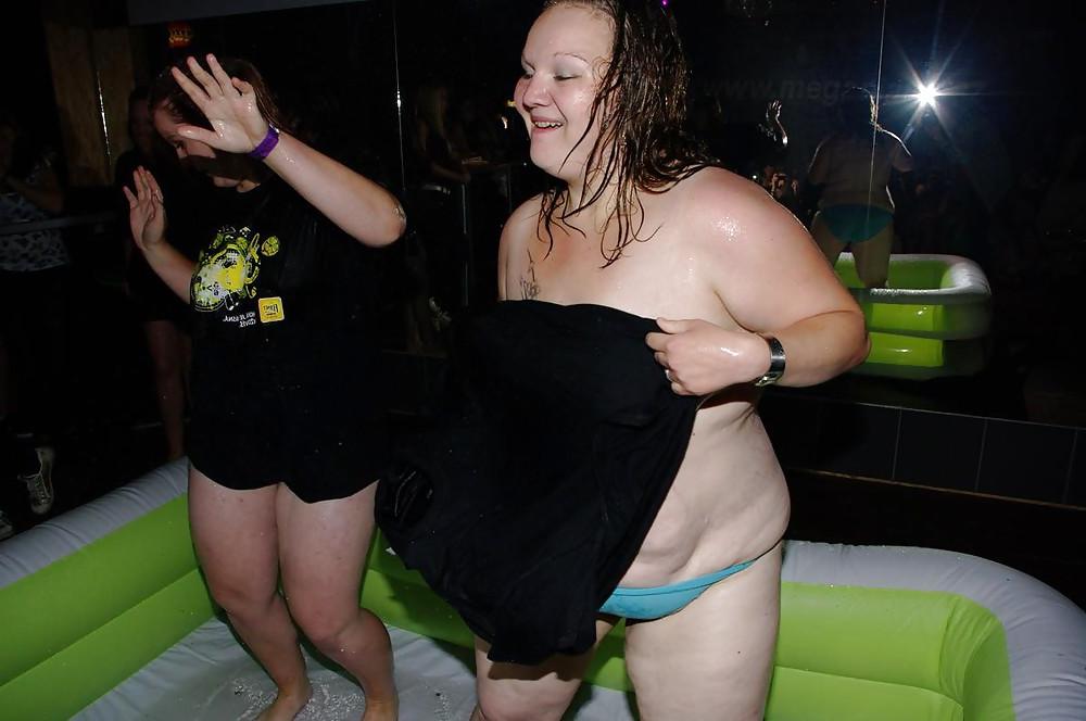 25P Fatties At The Strip Club