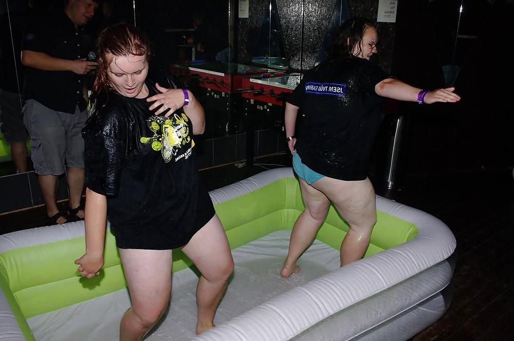 25P Fatties At The Strip Club