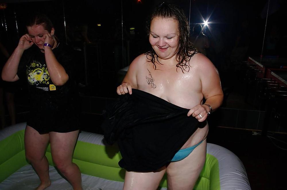 25P Fatties At The Strip Club