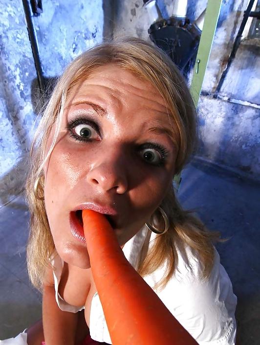 20P Blond teen