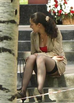 23P Nylon - upskirt - leg 33