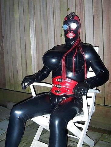 25P Latex  transvestites 