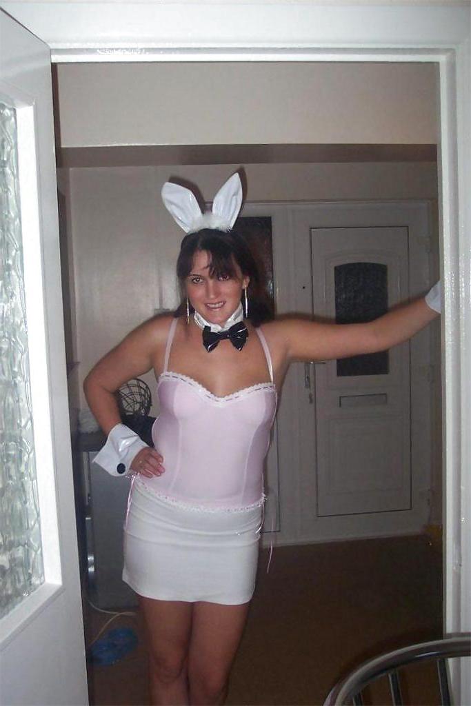 24P BUSTY SLUTTY BUNNY