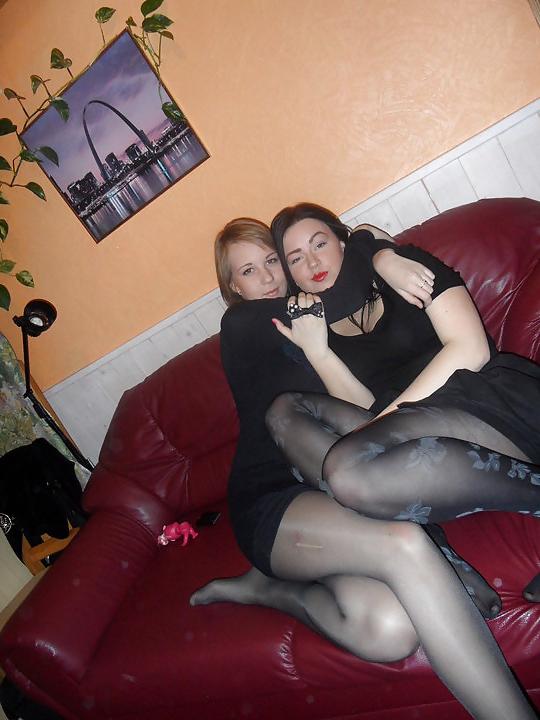 20P Nylon - upskirt - leg 42