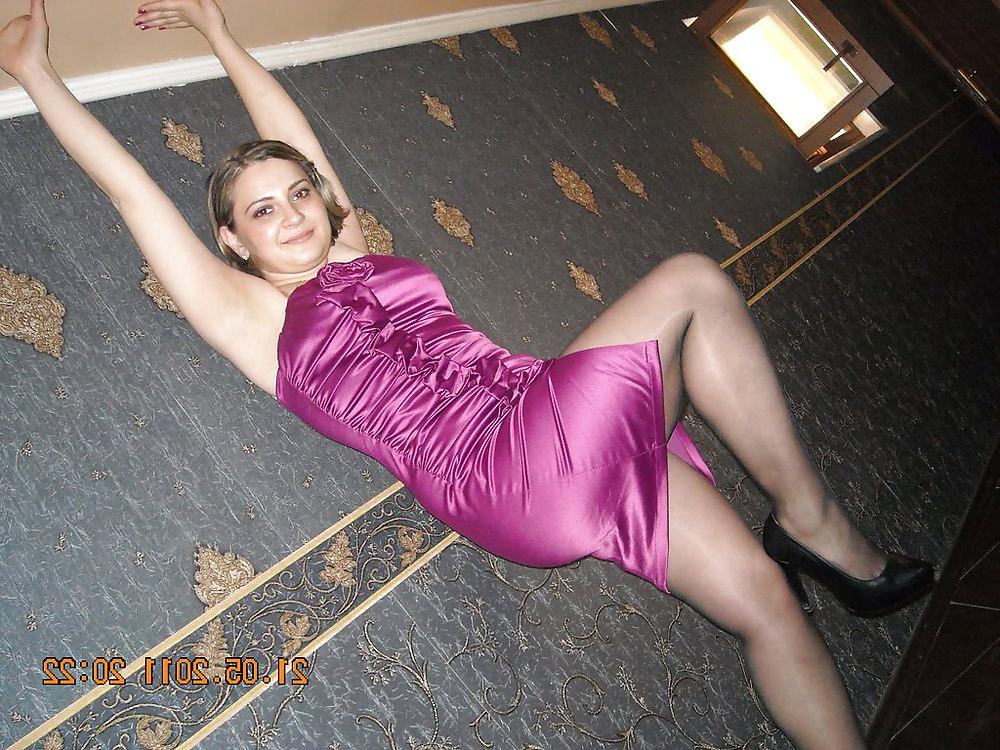 20P Nylon - upskirt - leg 42