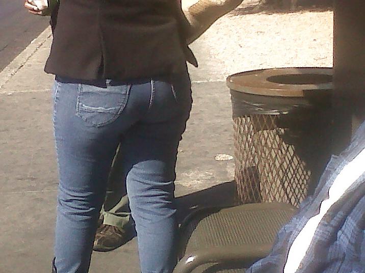 15P Phat latina ass at the bus stop
