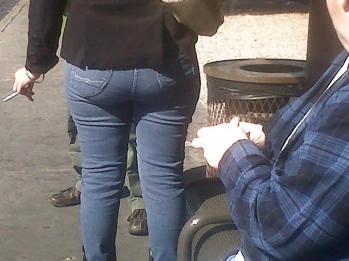 15P Phat latina ass at the bus stop
