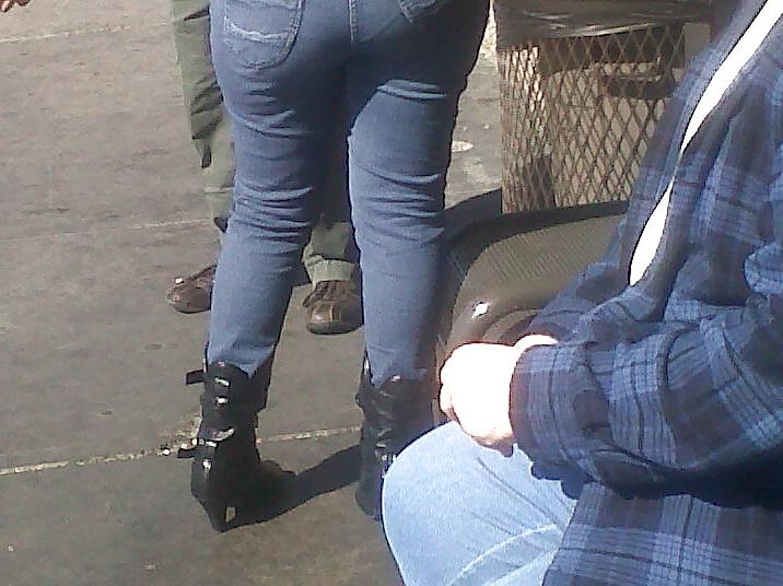 15P Phat latina ass at the bus stop