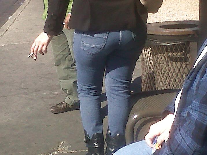15P Phat latina ass at the bus stop