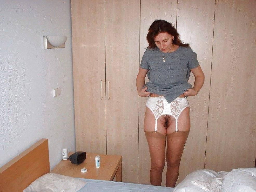 20P Stockings and hairy pussy
