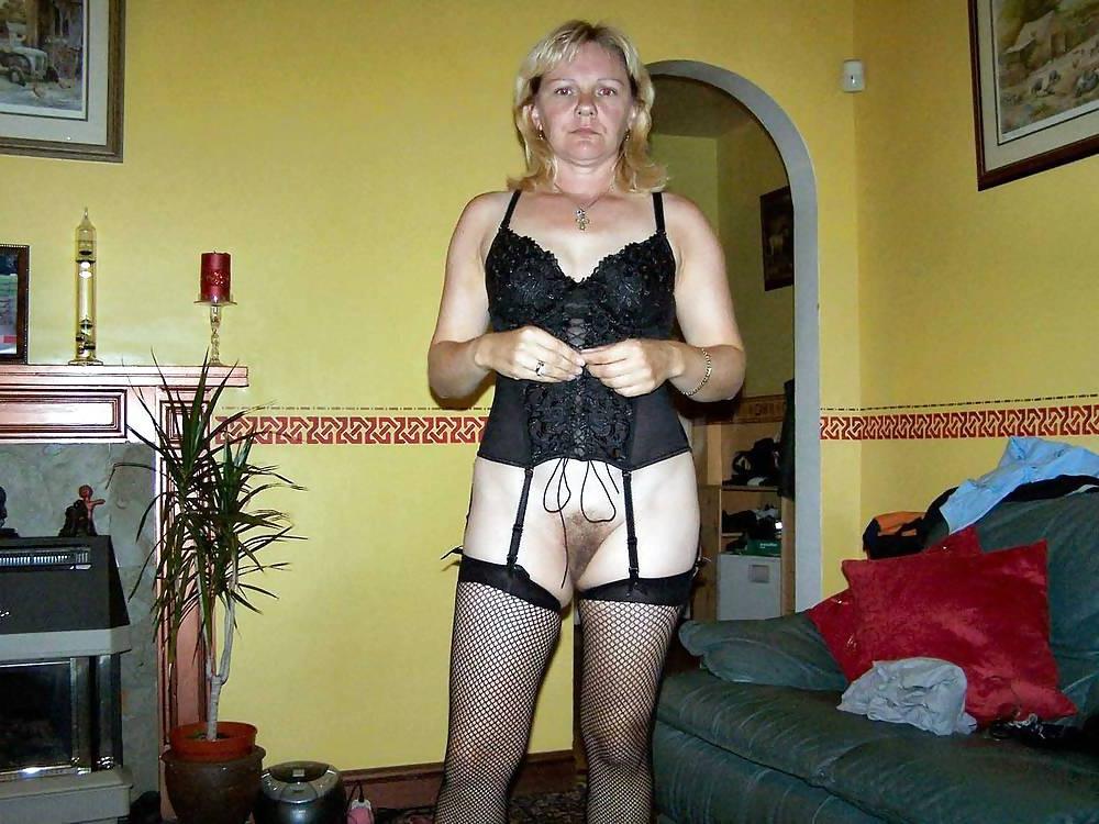 20P Stockings and hairy pussy