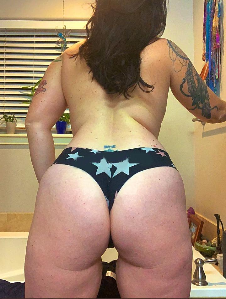 25P MATURE WHITE WOMEN PT.42