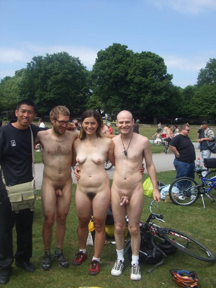 25P Nude Outdoor 013
