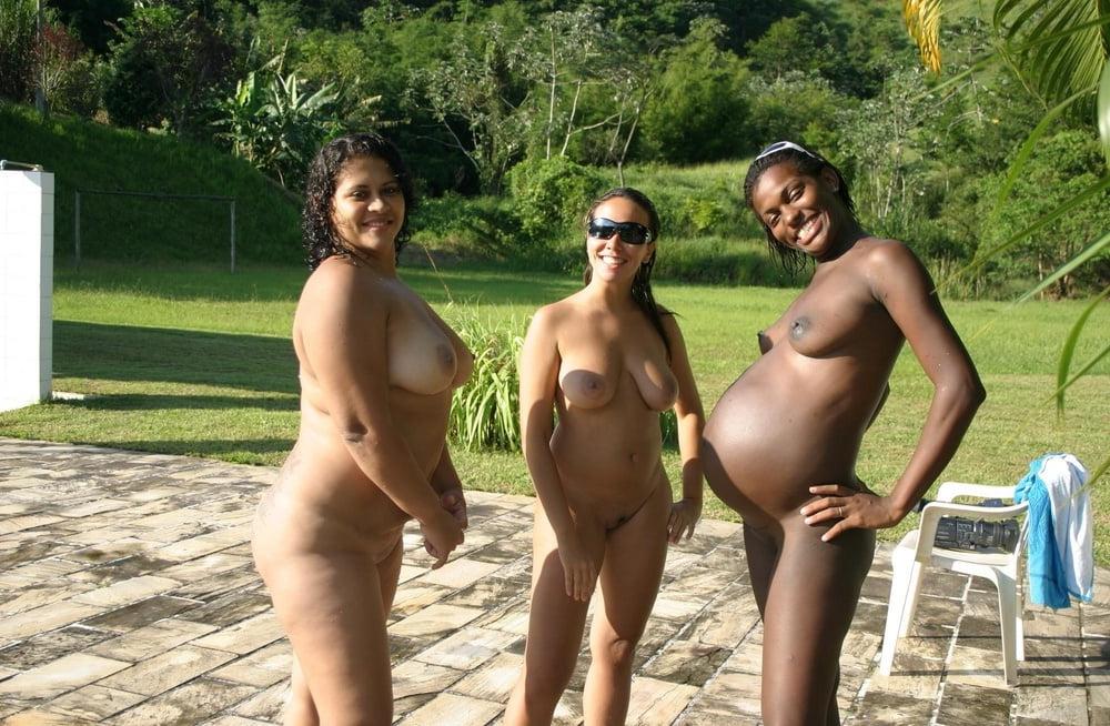 25P Nude Outdoor 014
