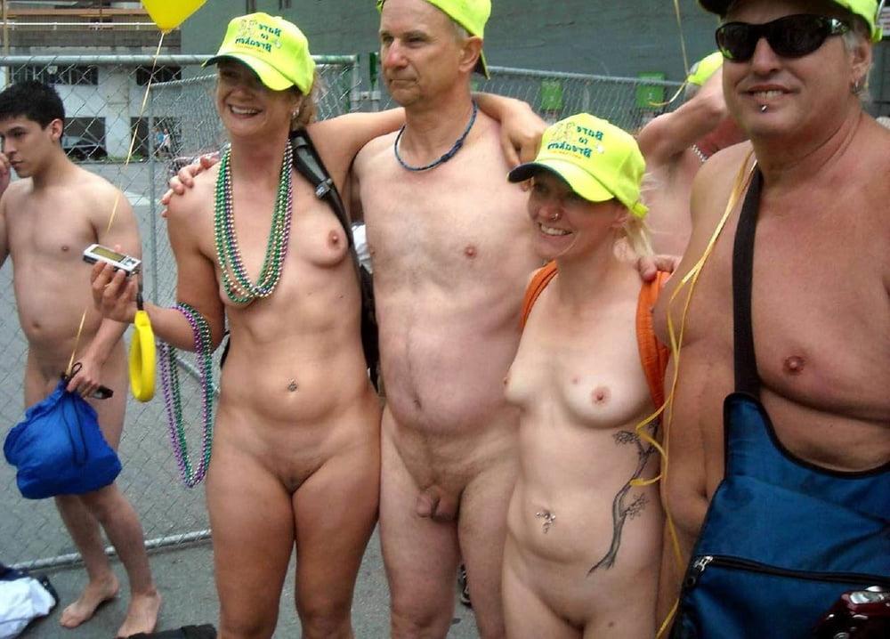 25P Nackt im Freien 004