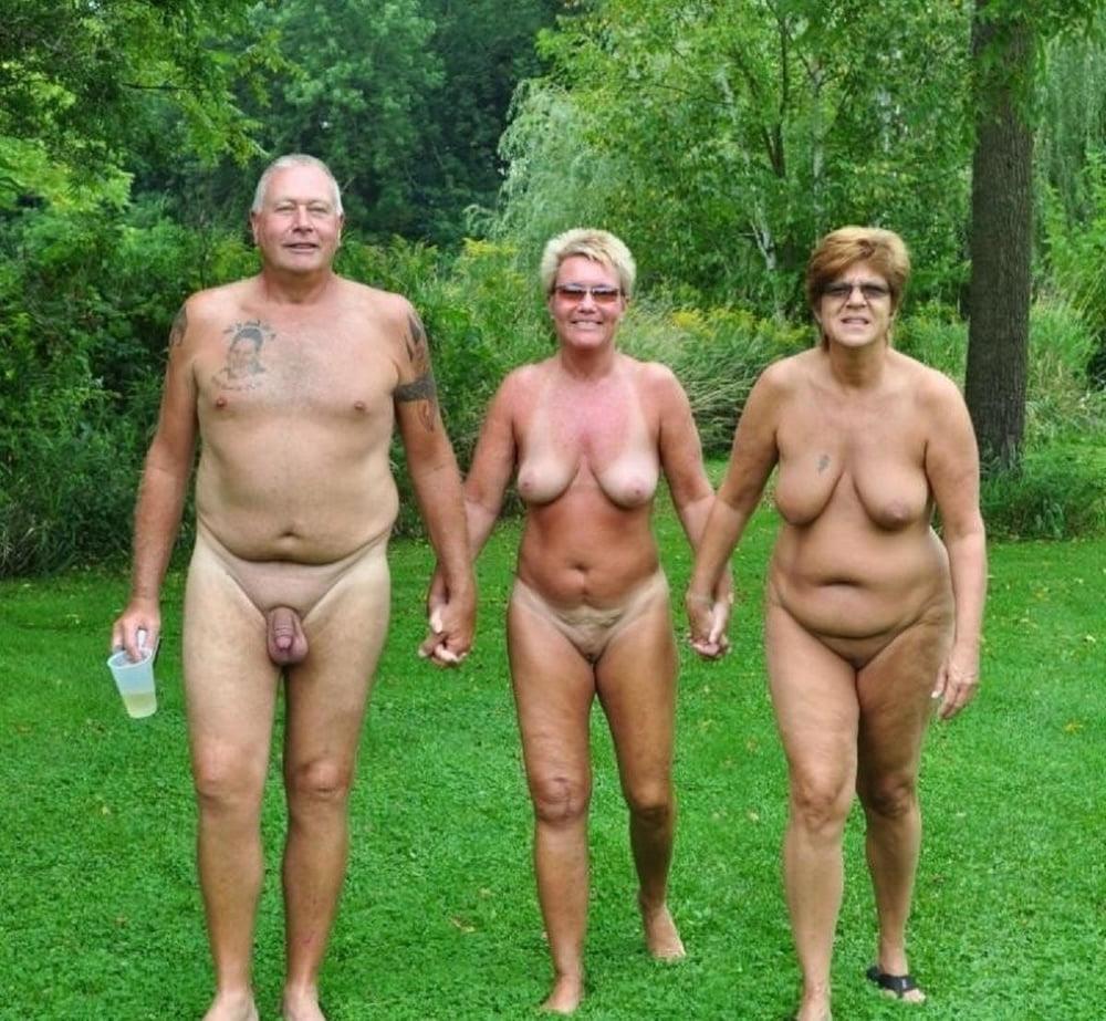 25P Nude Outdoor 016