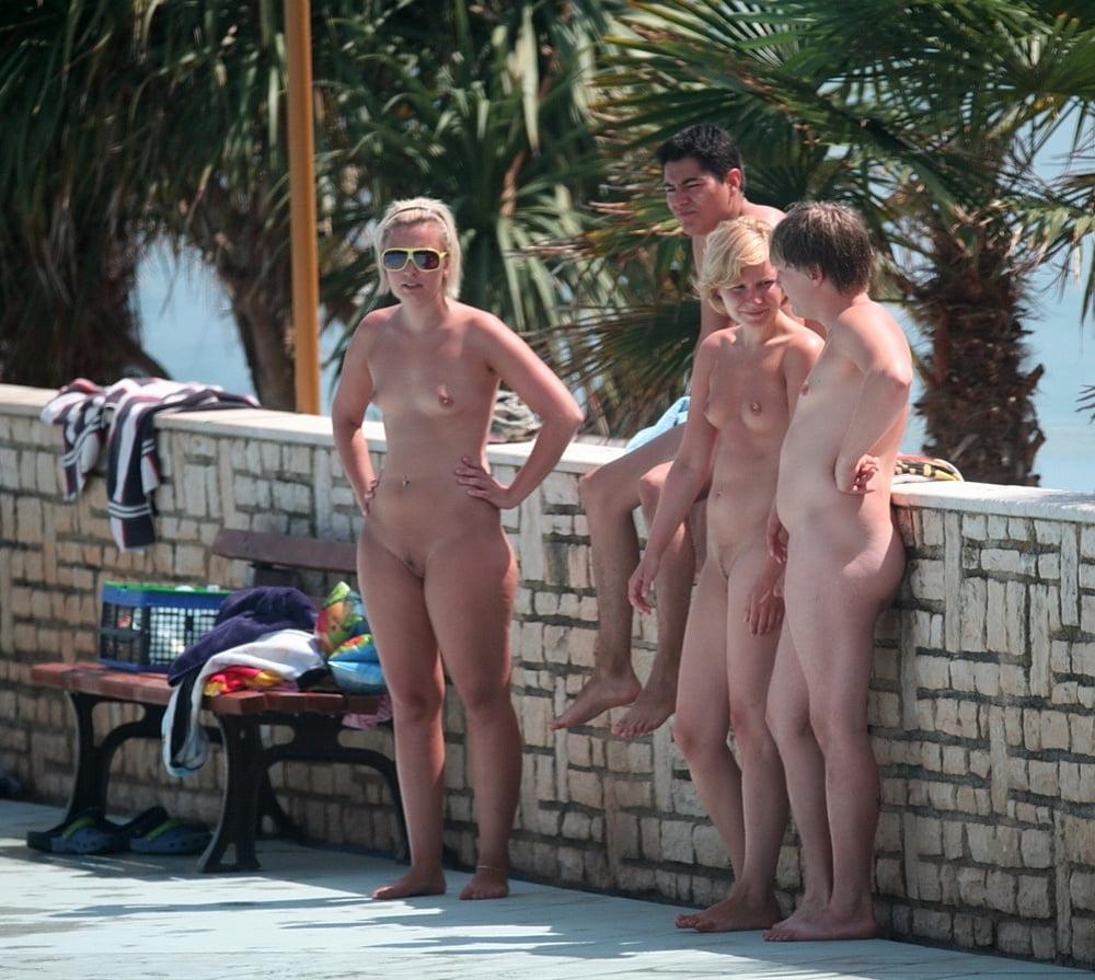 25P Nude Outdoor 008