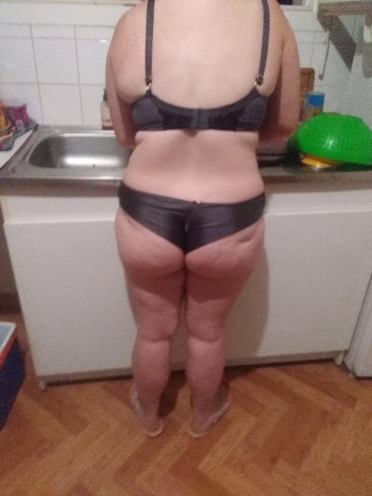 7P Mon nouveau tanga gris en satin