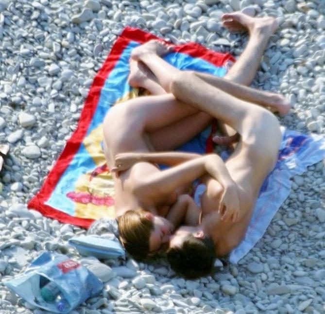 25P Nudist Situations 11