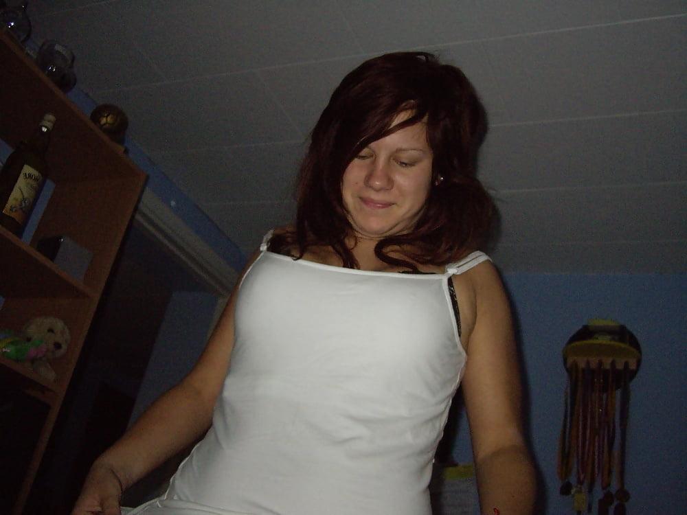 10P Swedish Amateur (032) Nelly are nude in her bathtub