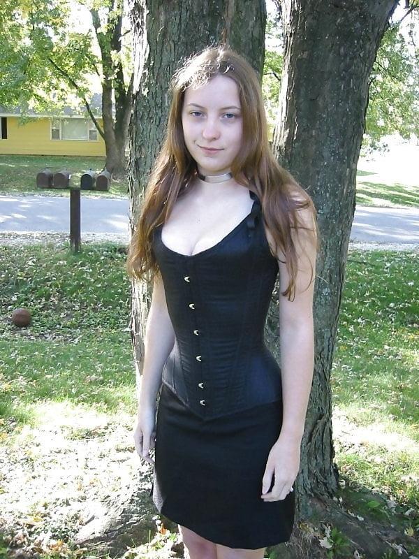 25P Amateurs In USA (008) Amanda Jane Roberts likes BDSM