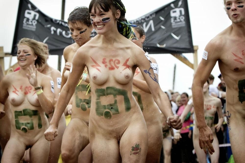 25P Nude Outdoor 019