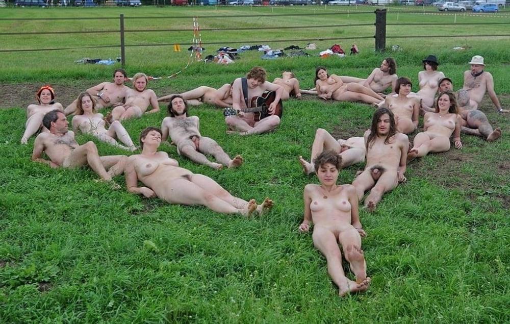 25P Nude Outdoor 009
